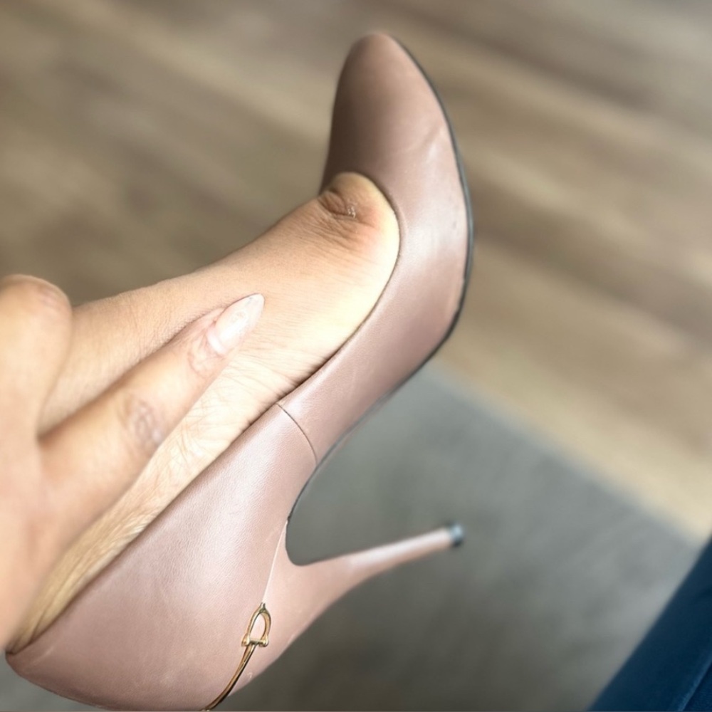 Gucci Brown Heels with Sleek Design